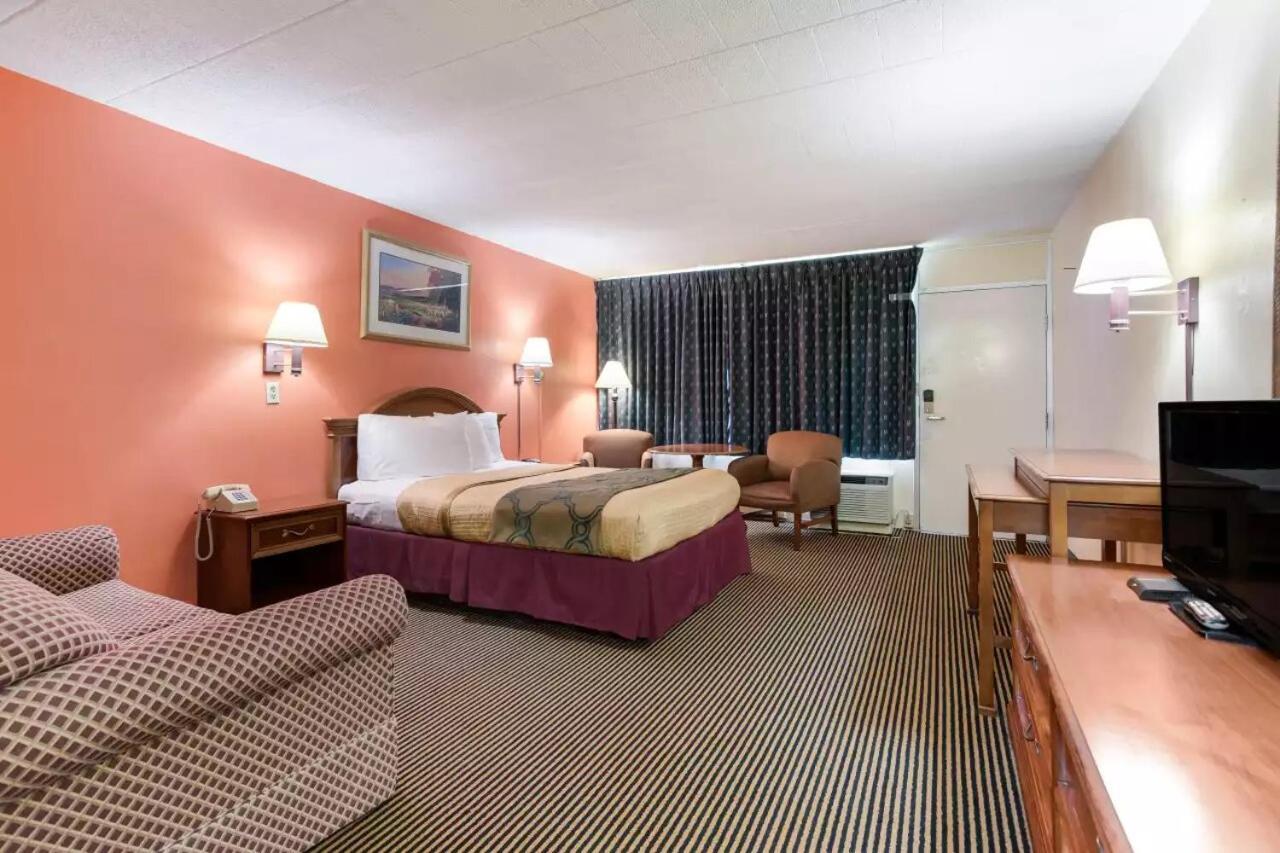 Royal Inn Clearfield Exteriör bild